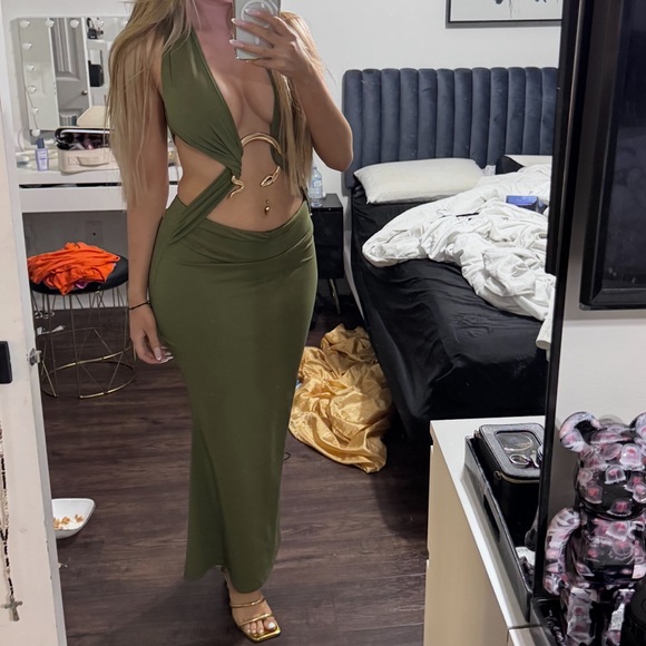 Twist Front Olive Green Plunge Backless Maxi Dress - Picture 4 of 5